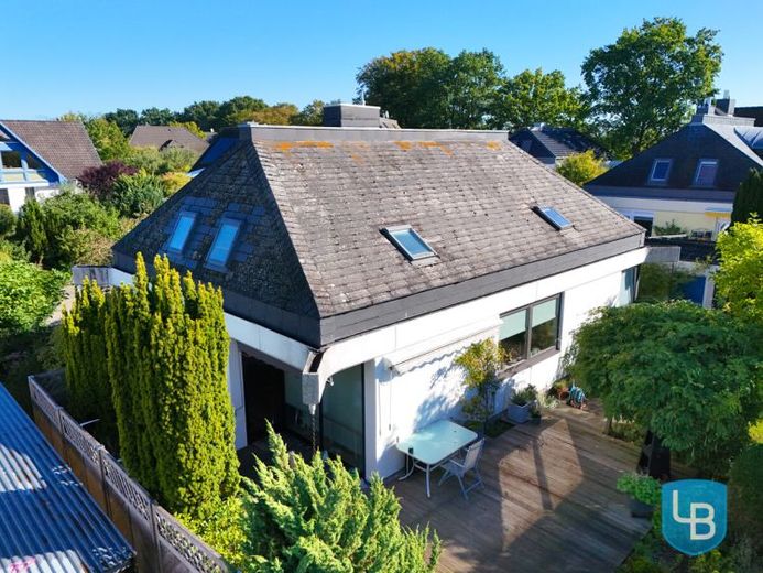 Einfamilienhaus mit großzügigem Wohngefühl und schönem Garten – Foto 1