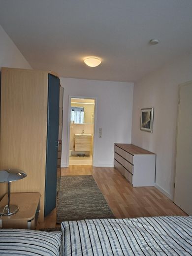 Immo F 261019 – Schz Blick ins Bad
