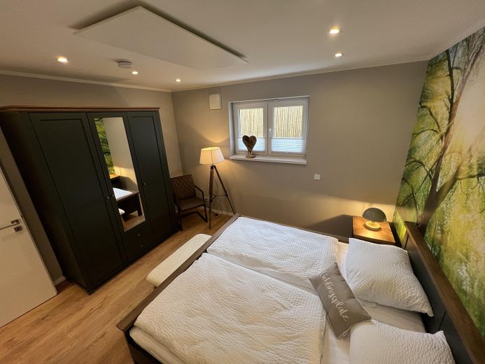 Schlafzimmer 1 UG