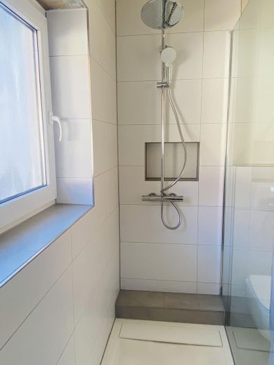 Erstbezug nach Renovierung — moderne 2‑Zimmer Wohnung in zentraler Lage – Photo 7