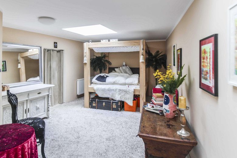 Wohnzimmer / Gewerbefläche