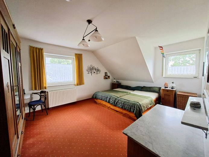 Merkezi ve sakin konumda geniş müstakil ev – Zimmer 1 im OG