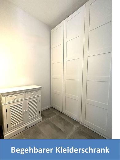 Begehbarer Kleiderschrank