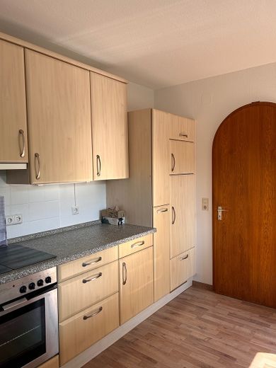 Stilvoll möblierte 120 m² Wohnung mit Kamin, Balkon und Gartennutzung in Heilbronn – Zdjęcie 3