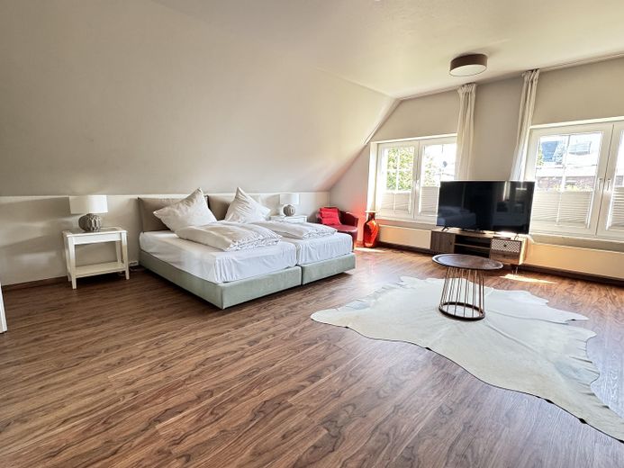 Business-Zimmer mit eigenem Bad, Terrasse, Parkplatz & Serviceoptionen nahe Köln – Foto 5