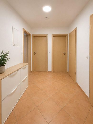 4-Zi.-Wohnung mit großem Balkon in Feldkirchen-Westerham – Flur 