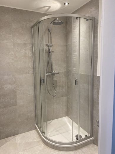 Attraktive 3-Zimmerwohnung mit sonnigem Balkon – Duschbad