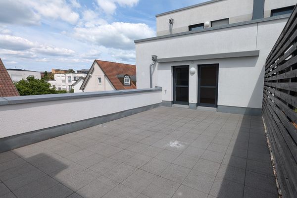 Provisionsfrei: Wohnen mit Penthouse-Flair, sonnige Dachterrasse in zentraler Lage von Herrenberg