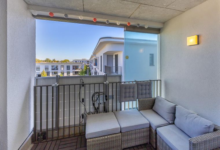 Moderne und neuwertige 4-Zimmer-Wohnung in Gronsdorf – Loggia