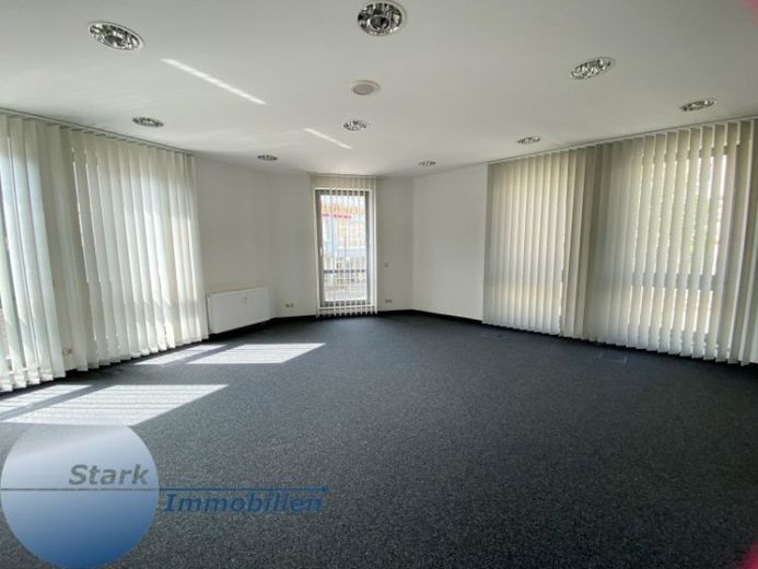 STARK! 2 Büroräume mit Blick auf Klostermarkt mit Lift – Foto 1