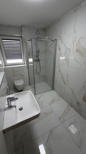 ERSTBEZUG!NEUBAU! 3-Zimmer-Wohnung offene Küche im 1. Obergeschoss – Foto 4