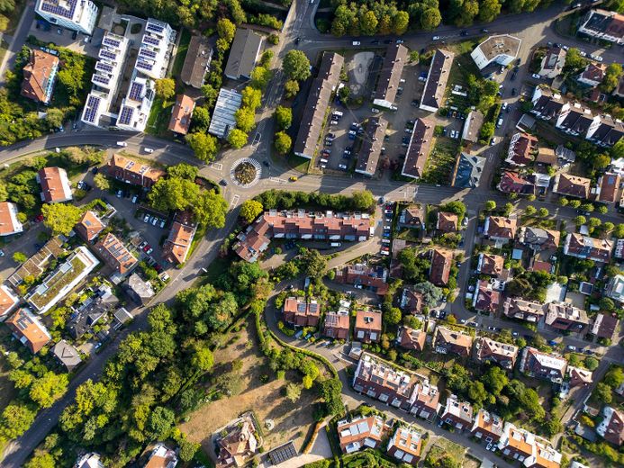 Bezugsfertige 2-Zimmerwohnung inkl. Tiefgaragen Stellplatz – Umgebung