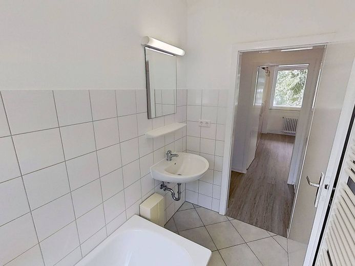 Ampio appartamento di 4 locali con BALCONE e tanto comfort a Paderborn-Sennelager – Ansicht II: Bad I
