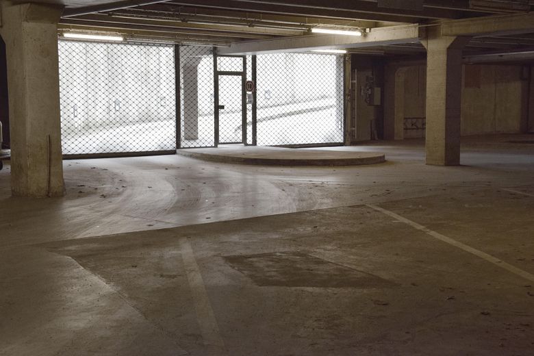 Tiefgaragenstellplatz Georg-Schumann-Straße 294 zu vermieten | 59 Euro Auto | 39 Euro Motorrad – Foto 1