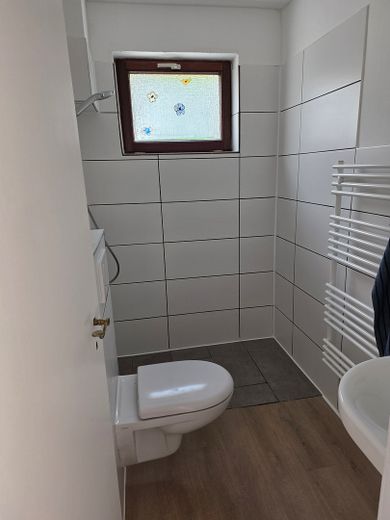 Einfamilienhaus mit großem Garten in bester Lage – EG Duschbad
