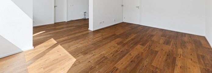 Tolle und gemütliche 3,5-Zimmer-Wohnung im beliebten D-Programm-Viertel von Amberg – Wohnzimmer