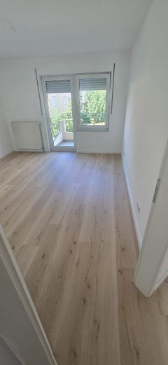 2 Zimmer in Bergfelde Hohen Neuendorf mit TG Stellplatz NEUE Einbauküche und Balkon – Schlafzimmer