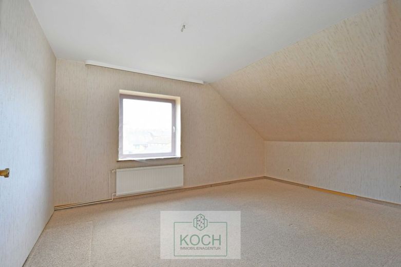 Großes 1-2 Familienhaus mit großem Grundstück in Loxstedt-Hahnenknoop – Kinderzimmer_DG