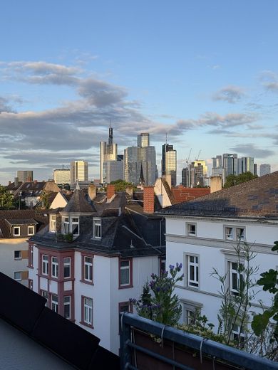 Maisonette in Traumlage mit Skyline-Blick & Dachterrasse – फोटो 1