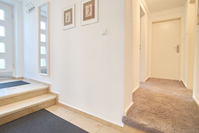 Generously proportioned, homely ground floor family apartment with separate entrance and garden terrace, within walking distance of Ruhr University – c239a1945abc6ac86234fe332cb786531869e212.jpg