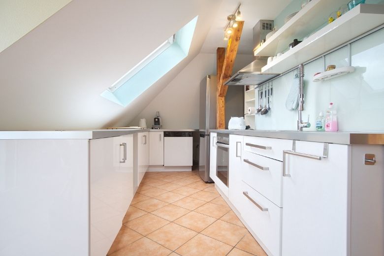 Viel Wohnkomfort: Renovierte Wohnung mit Balkonterrasse und gehobener Komplettausstattung in ruhiger, guter Wohnlage – 40752870fc14ba9389772f1cc9b95239be7860d1.jpg