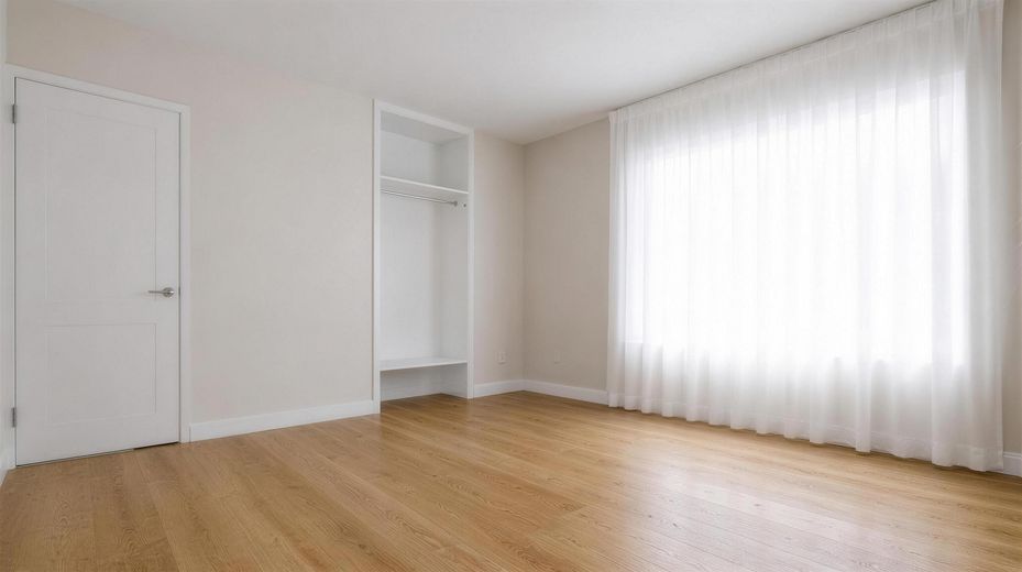 Moderne 4,5-Zimmer-Wohnung mit Gartenund Garage in Friedrichshafen-Ailingen – Schlafen Eltern
