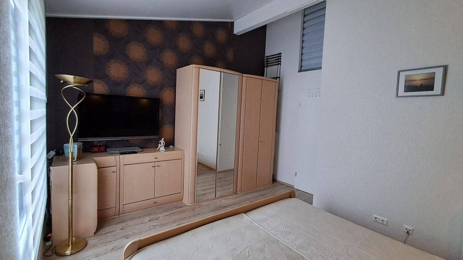 БЕЗ МАКЛЕРА Середній рядний будинок у GE-Resse, 82 м², з гаражем, KfW-70 – Schlafzimmer
