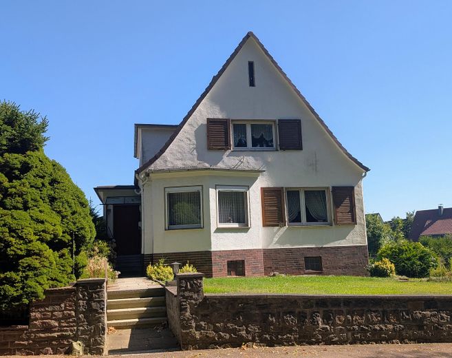 vrijstaand huis op een toplocatie in Bad Münder – Hausansicht von Nordwesten
