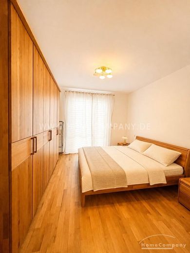 Appartement meublé de 3 pièces avec balcon, place de stationnement et cave individuelle à Schwabing – 0beb1120c00906382048f6983bf333c8bd824969.jpg