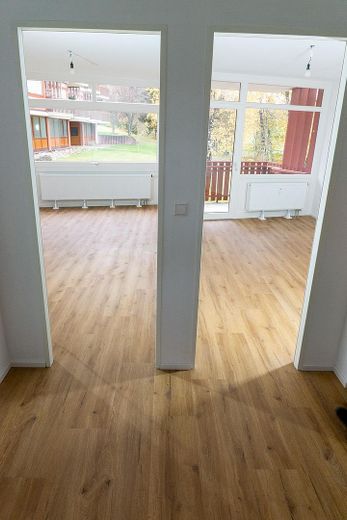 2-Zimmer-Wohnung in Schluchsee, kernsaniert, mit Hallenbad – Blick vom Eingang