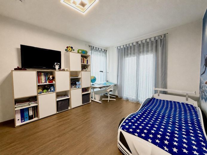 Exklusive 4-Zimmer-Penthouse-Wohnung in der Stadtmitte Offenburg – Kinderzimmer 1