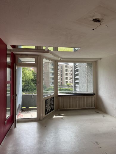zentral gelegenes 1 Zimmer Appartement mit Balkon, möbliert in Aachen – Wohn-/Schlafraum