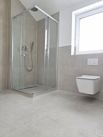 4 Zimmer Wohnung frisch saniert mit großem Balkon von privat – Gästebad WC