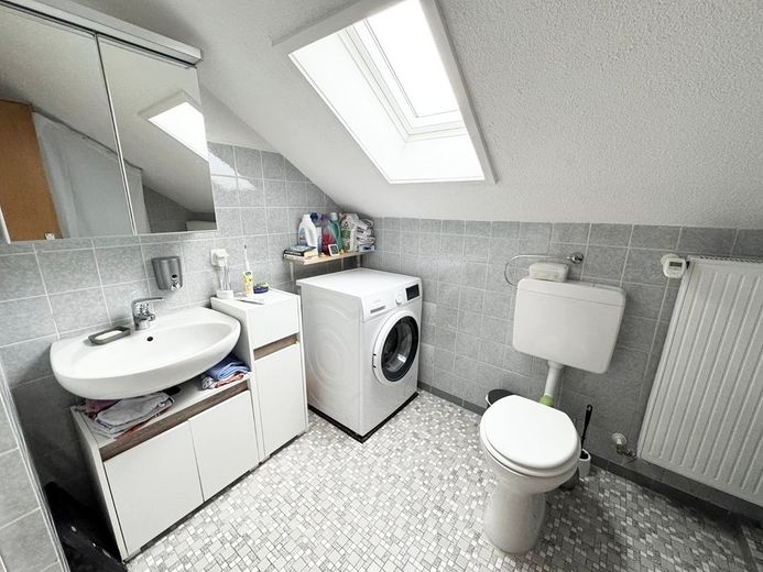 Affascinante appartamento mansardato di 4 locali con giardino privato+garage+posto auto in posizione TOP! – Foto 10