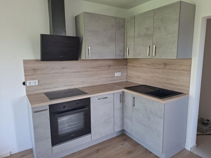 Modern kernsaniert provisionsfrei – stilvolles Wohnen mit besonderer Panorama-Fensterfront – Foto 7