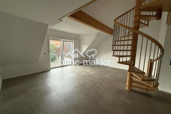 Helle Galeriewohnung mit Balkon und Blick ins Grüne in Steinweg