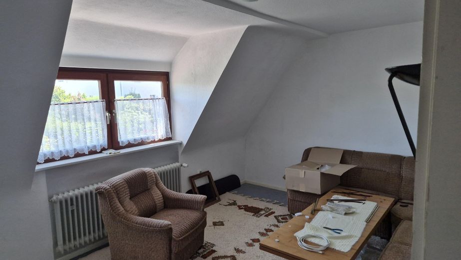 Geräumiges Einfamilienhaus mit 6,5 Zimmern in Salzgitter-Thiede – Wohnzimmer OG