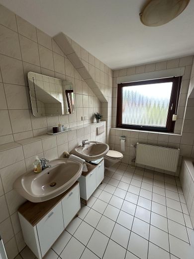 Casa unifamiliare ben tenuta in posizione periferica a Ludwigshafen Ruchheim – Badezimmer 