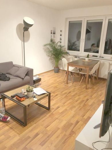 Sehr schöne gepflegte 2 Zi – Wohnung mit EBK in Würzburg Sanderau – Foto 1