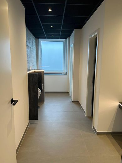 Langfristige Untervermietung | Moderne Co-Working Arbeitsplätze| nahe Hauptbahnhof Essen – WCs Männer