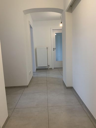 Modernisiertes Einfamilienhaus zur Miete: Modernes Familienglück mit XL-Garten in Bochum-Harpen! – Flur