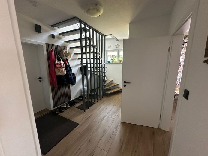 Modernly renovated semi-detached house | 141 m² | 5 rooms | Garage | Garden | Weyhe-Erichshof – Foto 3