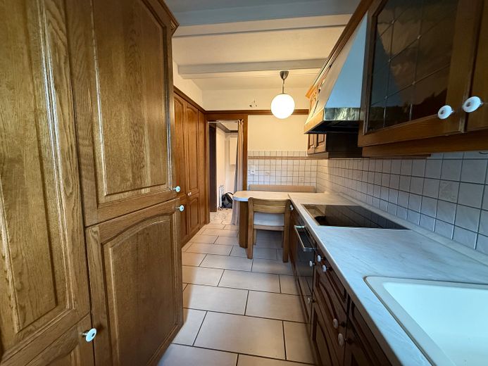Wunderschöne leerstehende Zweizimmerwohnung mit Garage – Küche2