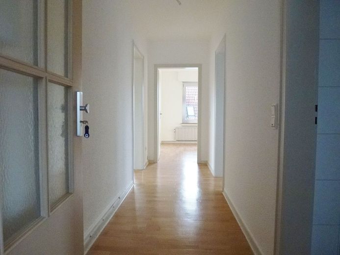 Fröndenberg: Hallo Singles, hier bin ich. Also nimm mich! – Flur
