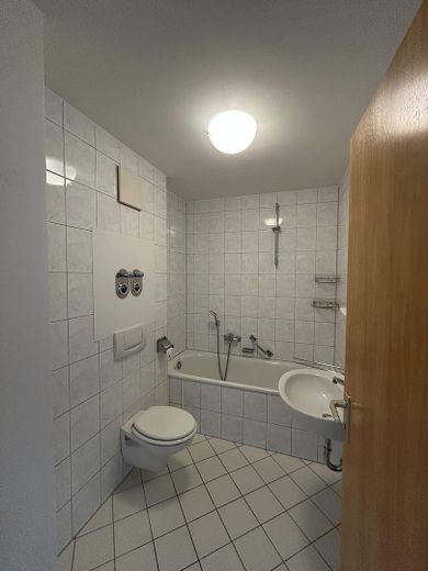 Attraktive 2-Zimmer-Wohnung mit großzügigem Wohnkonzept – Bad II