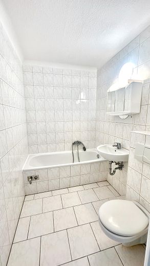 4 Zimmer auf 67 m² in Weimar-Schöndorf – Bad