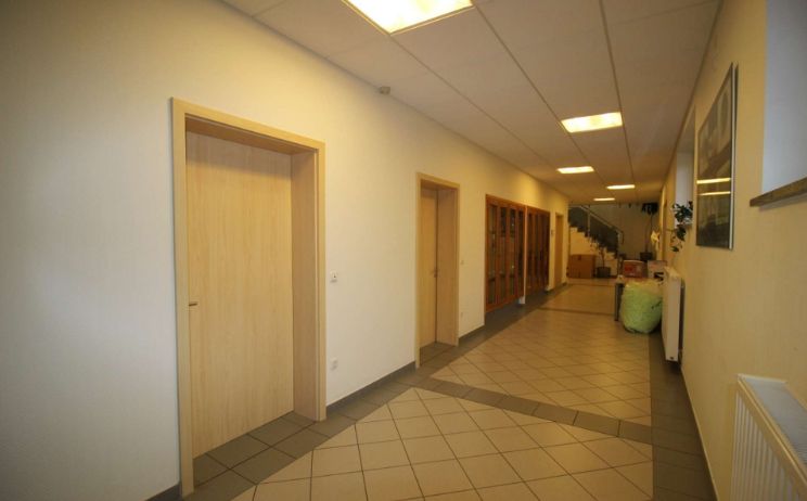 EG - Flur zu den Büroräumen