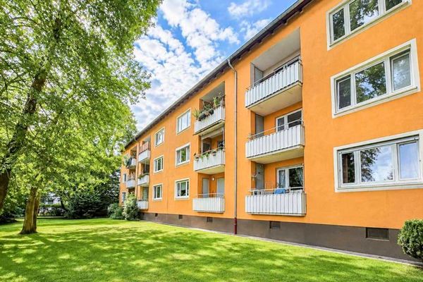 Mehr Frankfurt fürs Geld: 3-Zimmer-Wohnung mit Loggia und Blick ins Grüne