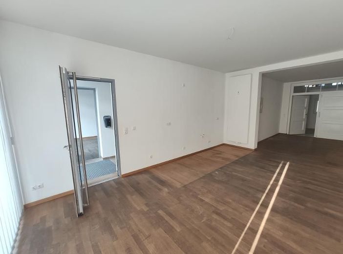 Laden- oder Bürofläche (zentral gelegen) – Fitnessraum mit Sportfläche Bild 4