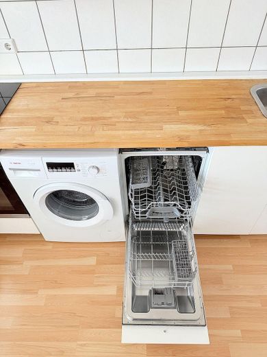 Bonn-Zentrum: 2,5-Zimmer-Wohnung mit Terrasse & Panoramablick, 1A-Lage Fußgängerzone – Spülmaschine